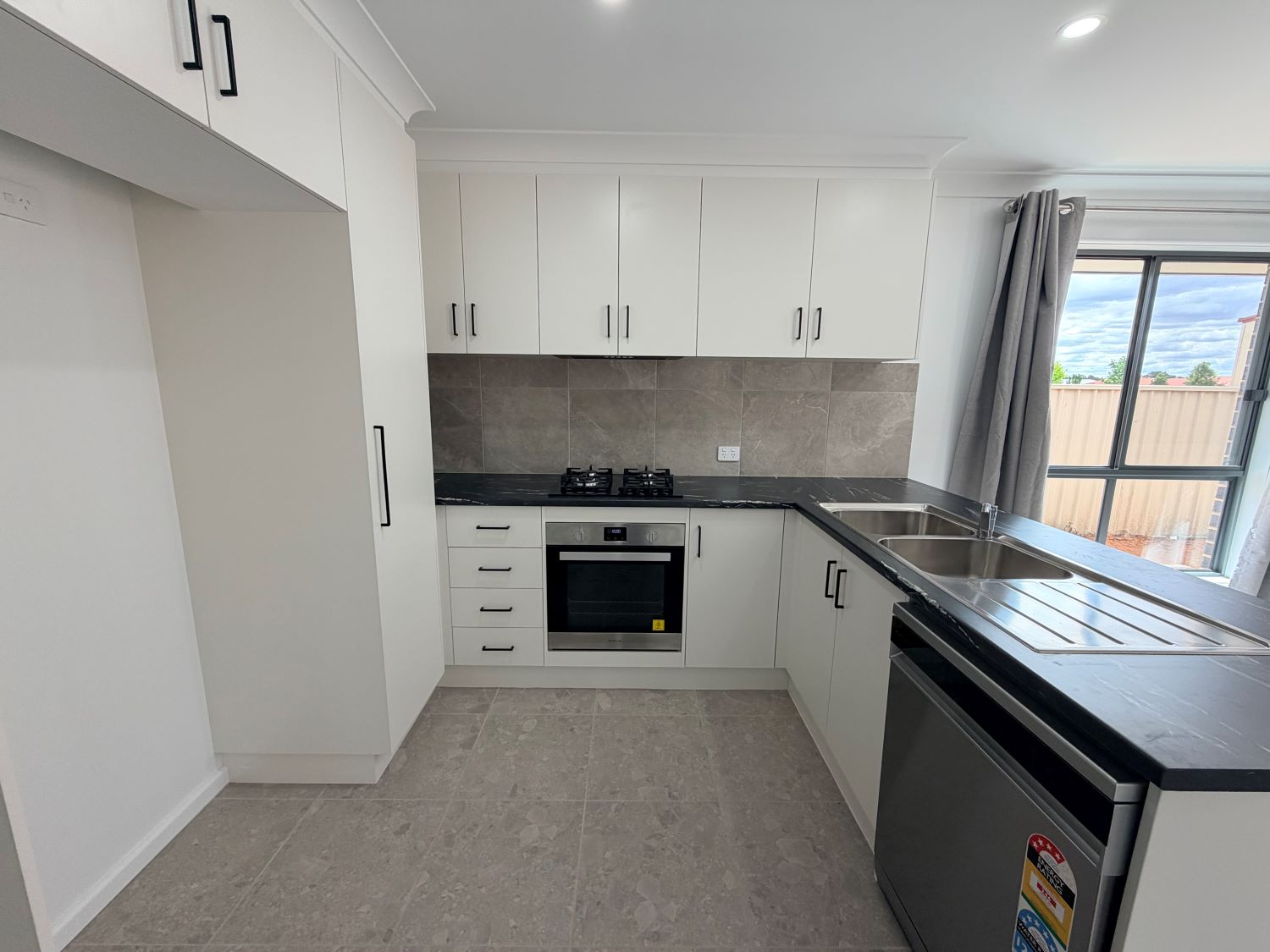 1/29 Lake Paddock Drive, Leeton, Leeton - Thumbnail 2